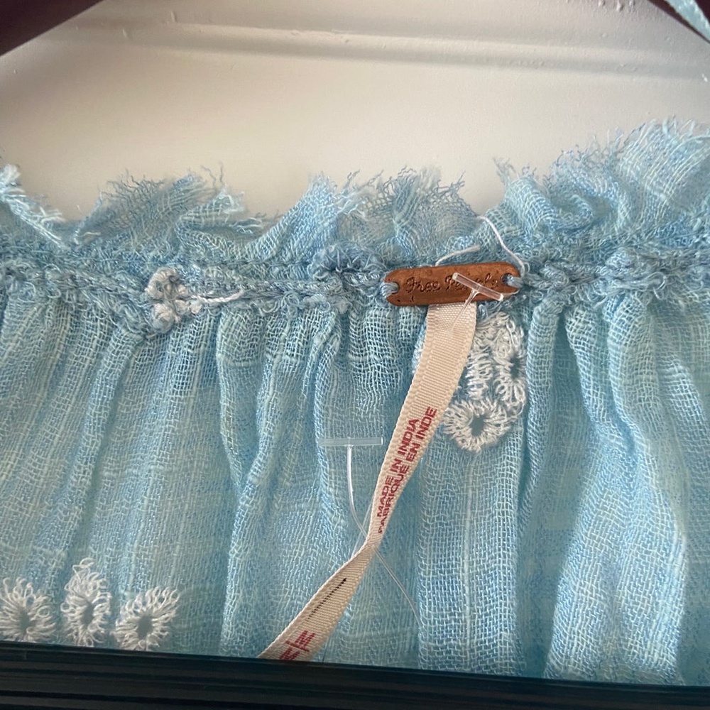 NWOT Free People Blouse blue with emboridery - Picture 2 of 4